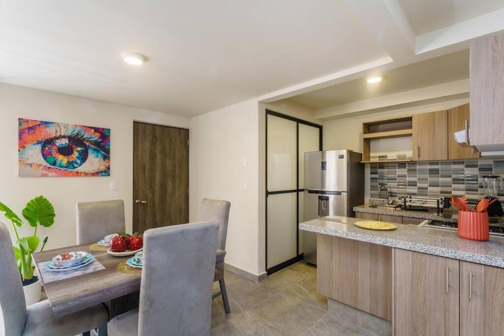 Calido Apartamento Cerca De Santa Maria La Ribera Apartment